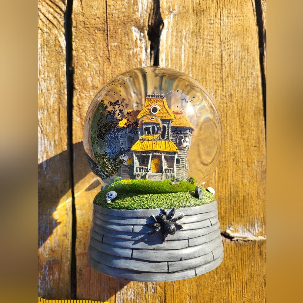 "Spooky" Vintage Halloween Haunted House Musical Snow Globe